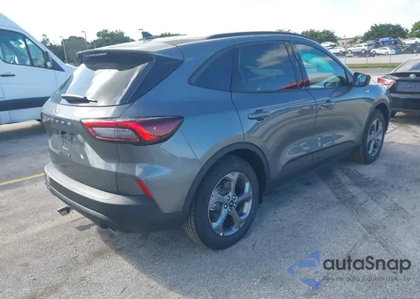 2026 Ford Escape St-Line z USA, uszkodzony, nr VIN 1FMCU0MN2TUA09699